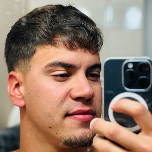 Meet your Posher, Cristian emerio